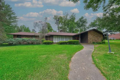 1901 W Oak St, El Dorado, AR 71730