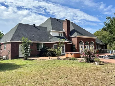 2240 W Main St, Clarksville, AR 72830
