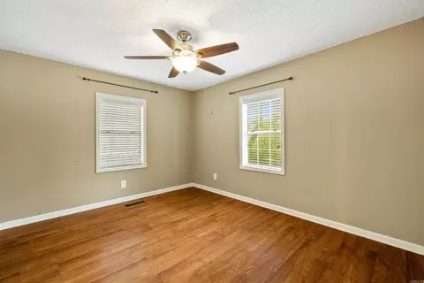 Bedroom - 419 Pearson St, Benton, AR 72015 photo 5 of 6