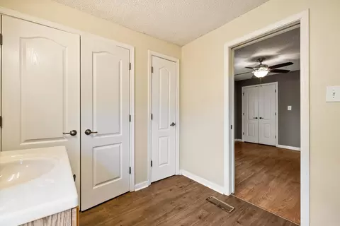 Entry Way - 419 Pearson St, Benton, AR 72015 photo 1 of 1