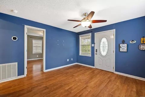 Living - 419 Pearson St, Benton, AR 72015 photo 1 of 1