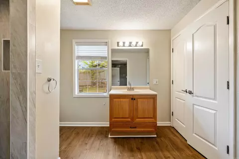 Bath - 419 Pearson St, Benton, AR 72015 photo 1 of 4