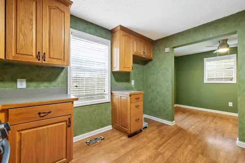 Kitchen - 419 Pearson St, Benton, AR 72015 photo 3 of 3