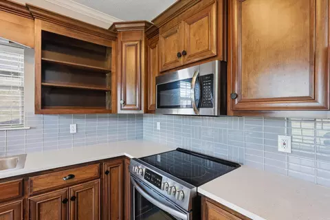 Kitchen - 23 Oak Tree Cir, Conway, AR 72032 photo 3 of 5
