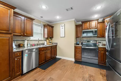 Kitchen - 2060 Shadow Falls Dr, Conway, AR 72032 photo 1 of 1