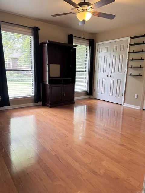 Bedroom - 912 Nottingham Ct, Benton, AR 72019 photo 1 of 2