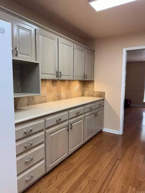 Kitchen - 912 Nottingham Ct, Benton, AR 72019 photo 3 of 6