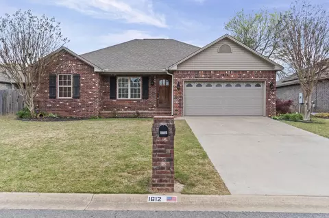 1612 W Vine St, Searcy, AR 72143