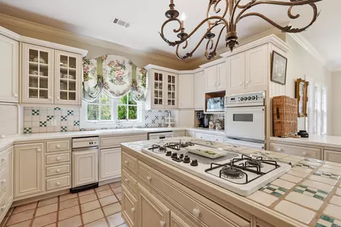 Kitchen - 343 Pippinpost Dr, Conway, AR 72034 photo 1 of 6