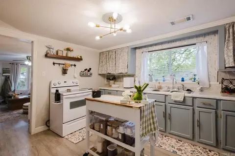 Kitchen - 604 Denton St, Benton, AR 72015 photo 3 of 3