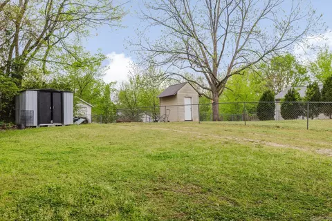 Exterior - 604 Denton St, Benton, AR 72015 photo 4 of 5