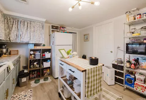Kitchen - 604 Denton St, Benton, AR 72015 photo 2 of 3
