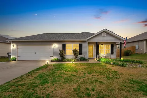 1218 Meadows Dr, Benton, AR 72019