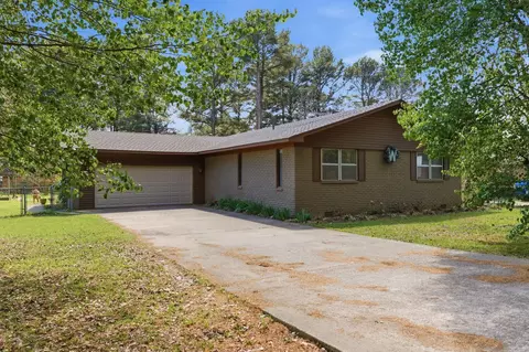 901 W Iowa St, Beebe, AR 72012