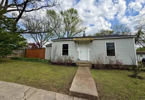 Exterior - 810 Main St, Pangburn, AR 72121 photo 1 of 6
