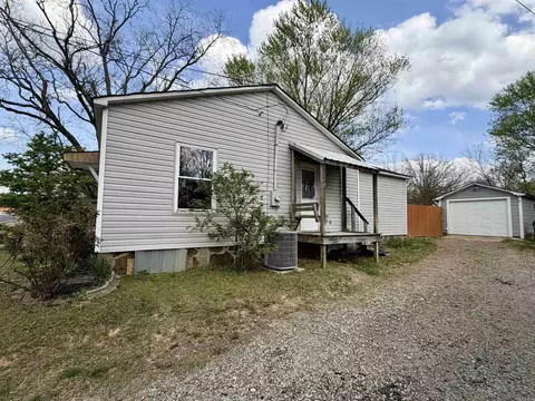 Exterior - 810 Main St, Pangburn, AR 72121 photo 3 of 6