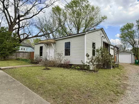 Exterior - 810 Main St, Pangburn, AR 72121 photo 2 of 6