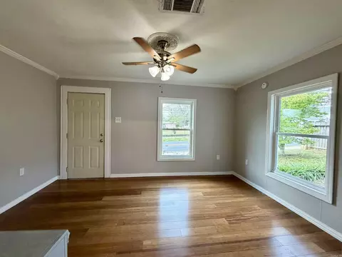 Living - 810 Main St, Pangburn, AR 72121 photo 1 of 1
