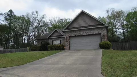 103 Crystalwood Ct, Little Rock, AR 72210