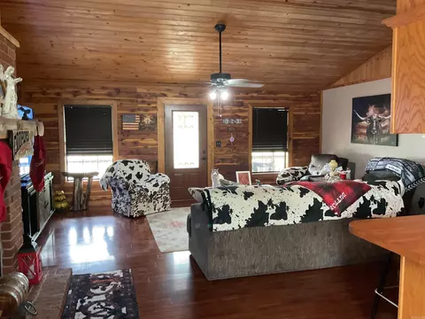 Living - 118 Cedar Valley Dr, El Paso, AR 72045 photo 4 of 4