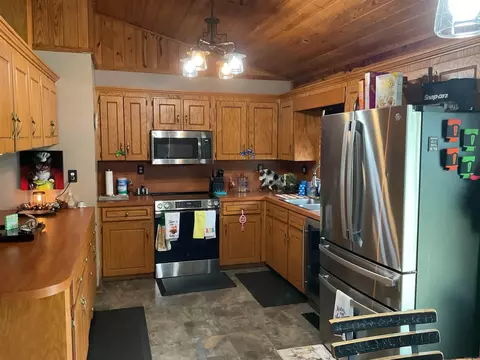 Kitchen - 118 Cedar Valley Dr, El Paso, AR 72045 photo 3 of 5