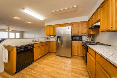 Kitchen - 225 E Blf, Quitman, AR 72131 photo 6 of 7