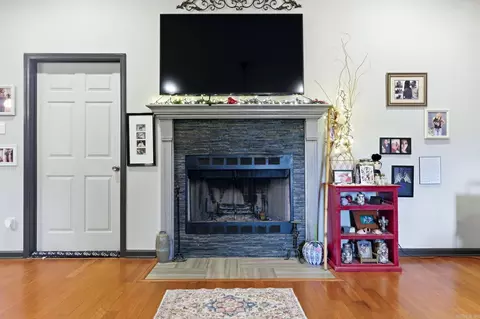 Entry Way - 114 Mildred Ln, Beebe, AR 72012 photo 1 of 1