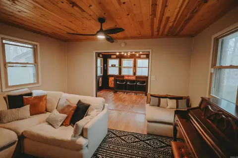 Living - 92 Cinnamon Ln, Mount Ida, AR 71957 photo 6 of 7