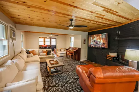 Living - 92 Cinnamon Ln, Mount Ida, AR 71957 photo 2 of 7