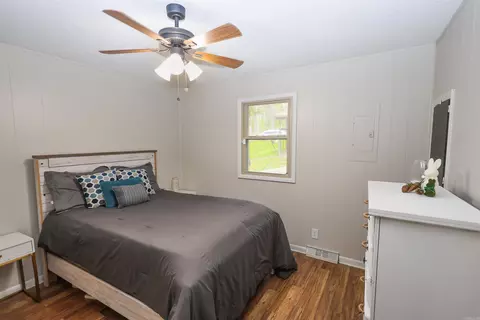 Bedroom - 92 Cinnamon Ln, Mount Ida, AR 71957 photo 1 of 6