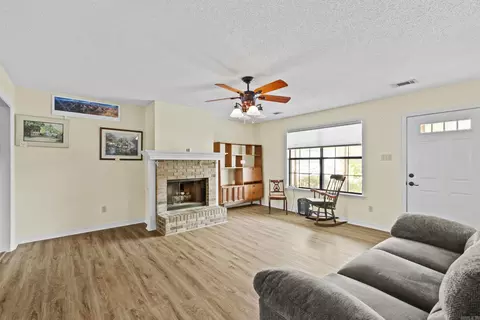 Living - 1017 Highland Blvd, Cabot, AR 72023 photo 2 of 5