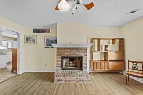 Living - 1017 Highland Blvd, Cabot, AR 72023 photo 5 of 5