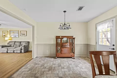 Dining - 1017 Highland Blvd, Cabot, AR 72023 photo 1 of 2