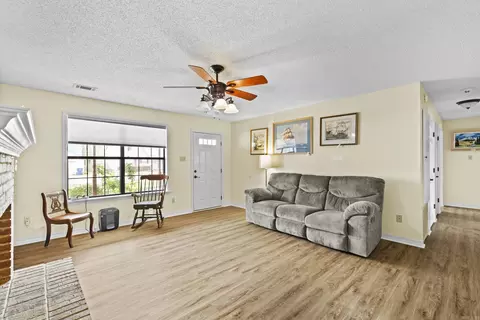 Living - 1017 Highland Blvd, Cabot, AR 72023 photo 3 of 5