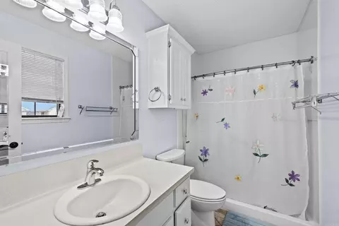 Bath - 1017 Highland Blvd, Cabot, AR 72023 photo 1 of 2