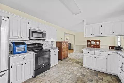 Kitchen - 1017 Highland Blvd, Cabot, AR 72023 photo 2 of 4