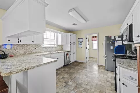 Kitchen - 1017 Highland Blvd, Cabot, AR 72023 photo 1 of 4