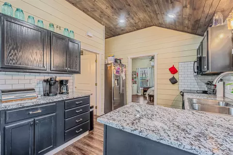 Kitchen - 10 Ole Taylor Cv, Cabot, AR 72023 photo 2 of 4