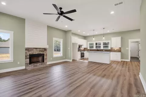Living - 14930 Janet Ln, Mabelvale, AR 72103 photo 2 of 6
