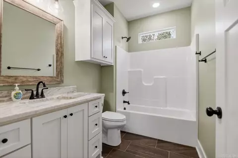Bath - 14930 Janet Ln, Mabelvale, AR 72103 photo 3 of 3