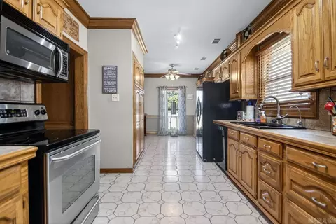 Entry Way - 21718 Peach Tree Ln, Hensley, AR 72065 photo 3 of 3