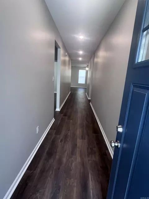 Entry Way - 2010 Jackman, Benton, AR 72015 photo 1 of 5