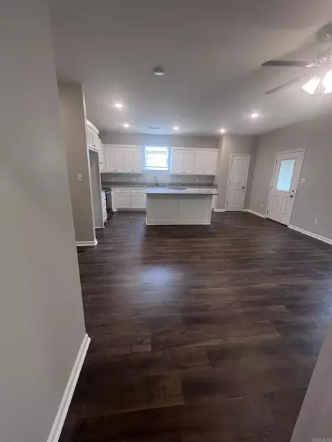 Entry Way - 2010 Jackman, Benton, AR 72015 photo 2 of 5