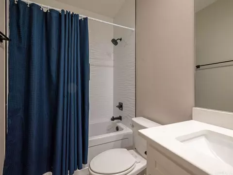 Bath - 8616 Congo Rd, Benton, AR 72019 photo 1 of 6