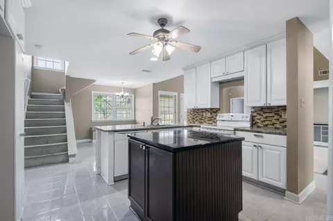 Kitchen - 5818 Westminster Dr, Benton, AR 72019 photo 2 of 3