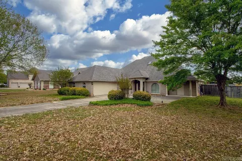 Exterior - 5818 Westminster Dr, Benton, AR 72019 photo 3 of 8