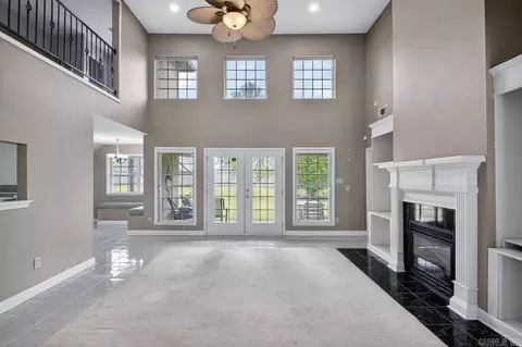 Living - 5818 Westminster Dr, Benton, AR 72019 photo 2 of 7