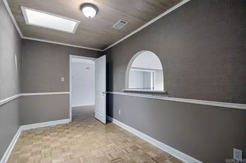 Entry Way - 5818 Westminster Dr, Benton, AR 72019 photo 5 of 5