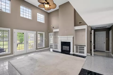 Living - 5818 Westminster Dr, Benton, AR 72019 photo 3 of 7