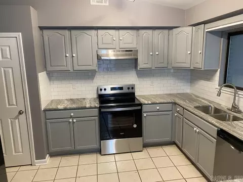 Kitchen - 21917 E State Highway 22, Delaware, AR 72835 photo 1 of 3